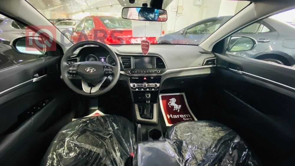 هیوندای ئەلەنترا